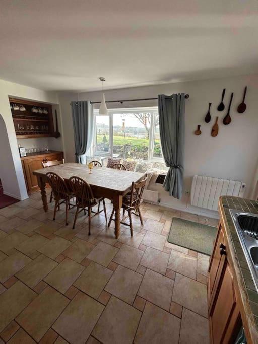 Wooden Cottage With Lake View Enniskillen Exterior foto