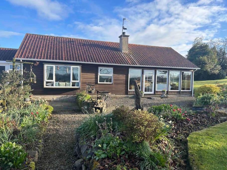 Wooden Cottage With Lake View Enniskillen Exterior foto