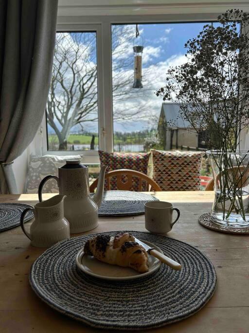 Wooden Cottage With Lake View Enniskillen Exterior foto